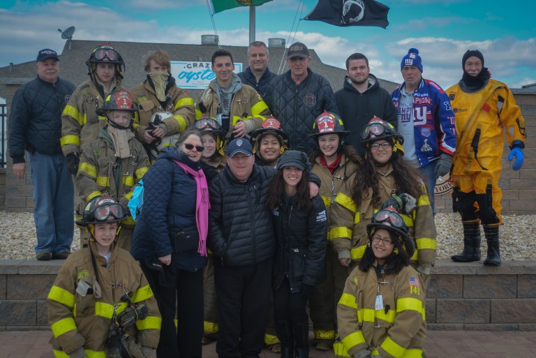To keep a promise, Lipinsky braves the South Shore’s icy waters