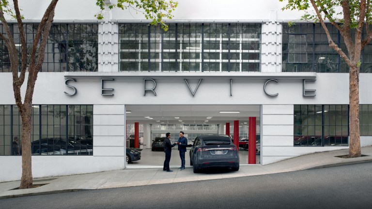 Tesla plans new service center this year in Nesconset