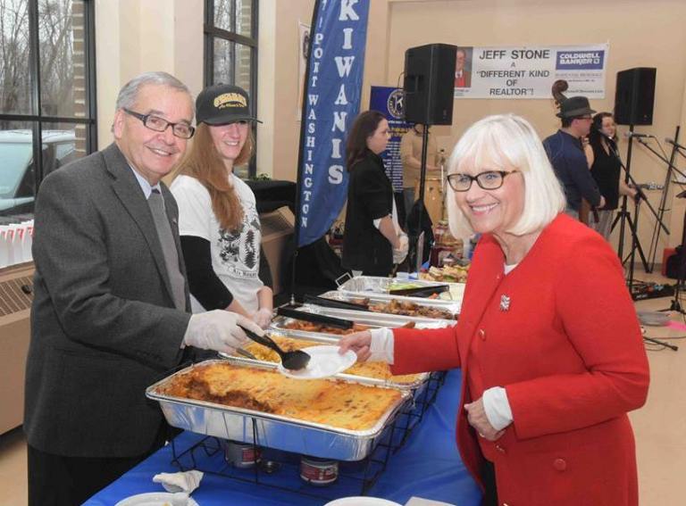 Assemblyman D’Urso samples food at Taste of the Town