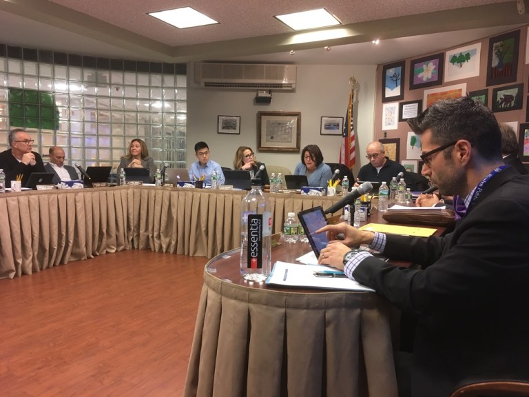 Roslyn schools to see slight increase in staff