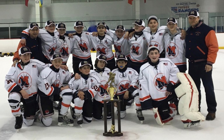 Manhasset Middle club team wins hockey championship