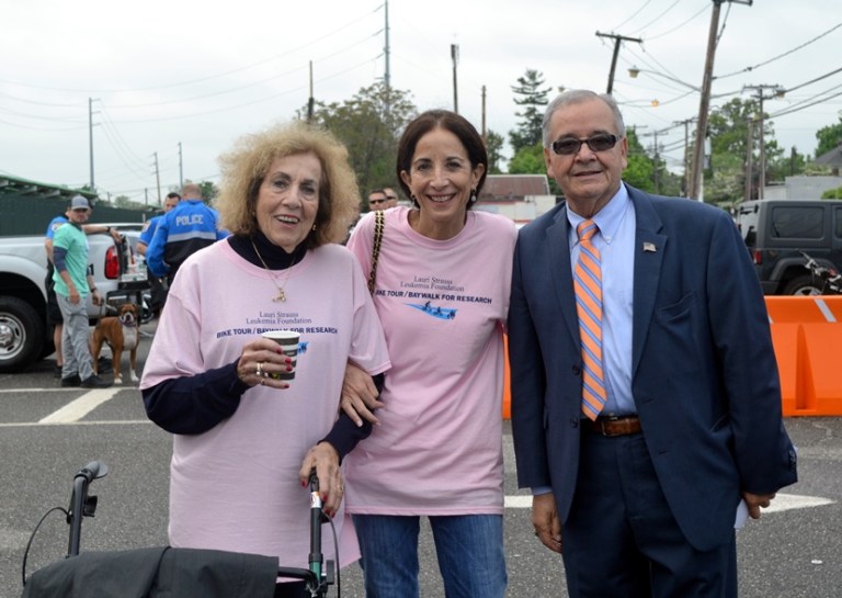 D’Urso joins Lauri Strauss Leukemia Foundation walkers, riders