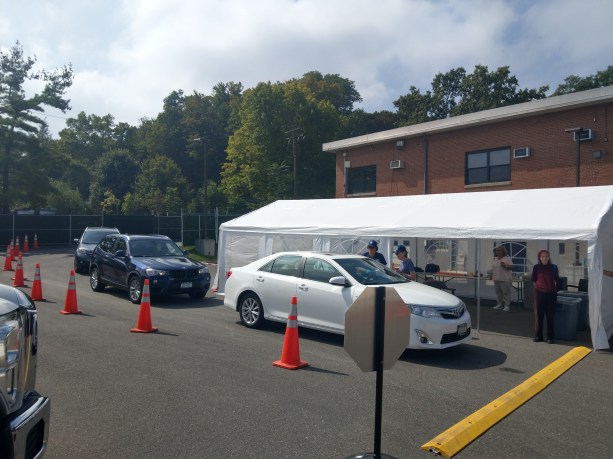 Local residents utilize the Great Neck Water Pollution Control District’s free medical disposal drive-thru back in September. The District is set to host its second Shed the Meds event on Sunday, June 3. (Photo courtesy of the Great Neck Water Pollution Control District)