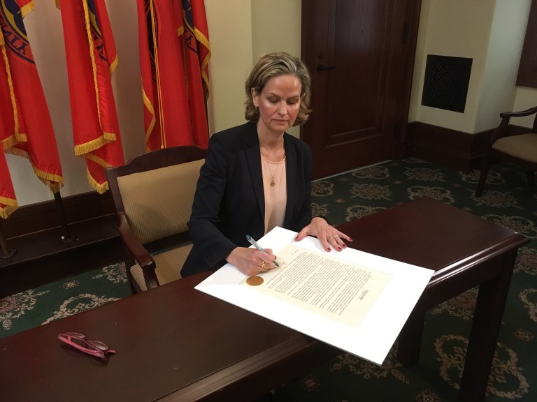Curran announces reforms to Nassau contracting process