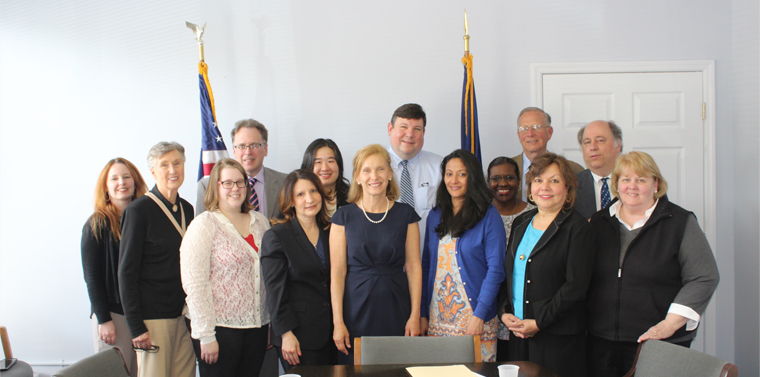 Phillips honors library workers from 7th Senate District