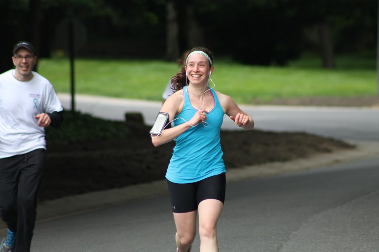 Fun run memorializes late Manhasset alum Oppo, raises funds for ovarian cancer research