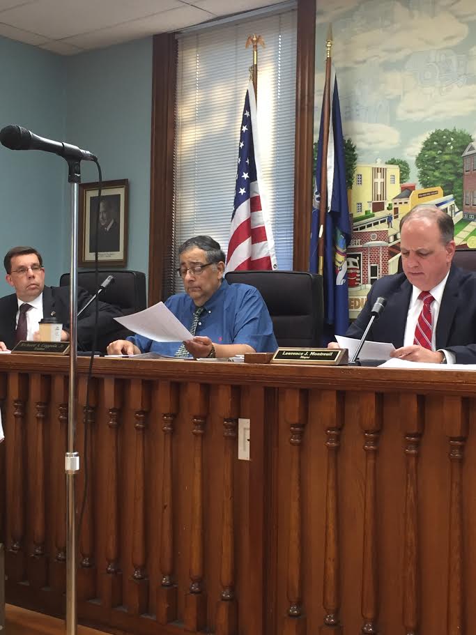 New Hyde Park board zones marijuana dispensaries ahead of potential state legalization New Hyde Park board zones marijuana dispensaries ahead of potential state legalization