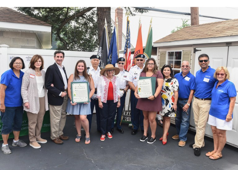 Town honors NHP Memorial seniors at Lakeville Estates Civic Association barbecue Town honors NHP Memorial seniors at Lakeville Estates Civic Association barbecue