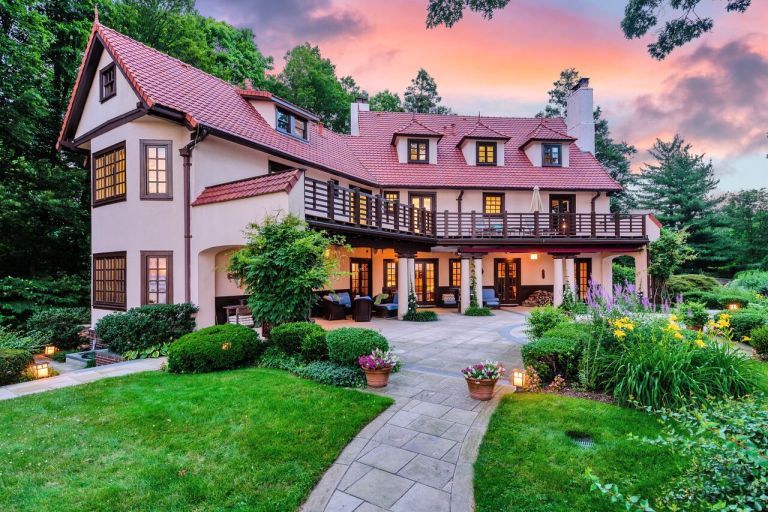 Historic Sousa house for sale in Sands Point Historic Sousa house for sale in Sands Point