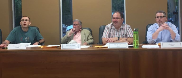 Roslyn Estates considers redefining ‘trees’ in village code