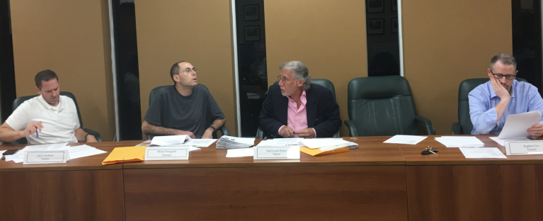 Roslyn Estates board proposes heavy fines for short-term rentals Roslyn Estates board proposes heavy fines for short-term rentals