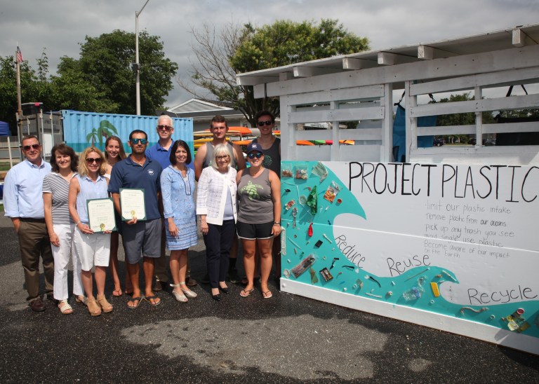 Bosworth, De Giorgio thank residents for beach cleanup Bosworth, De Giorgio thank residents for beach cleanup