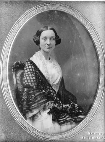 New exhibit spotlights seafaring wives New exhibit spotlights seafaring wives