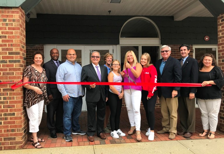 D’Urso helps cut ribbon at Danceworks