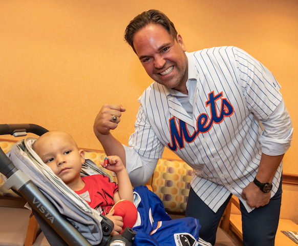 Mike Piazza visits Cohen Children’s Center