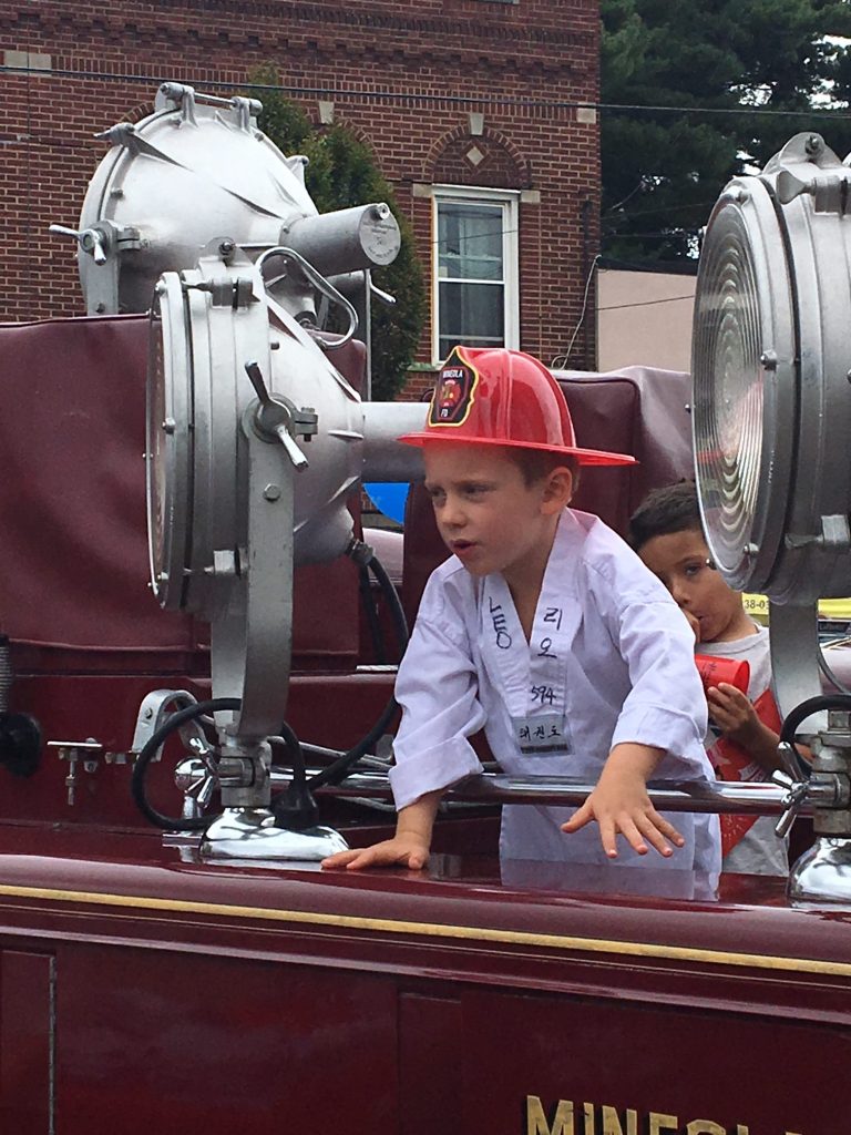 Mineola street fair offers food and fun