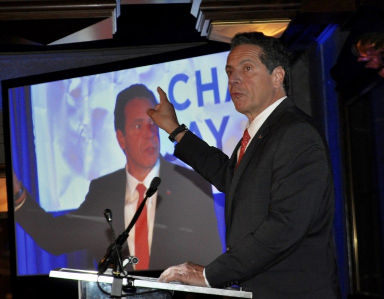 Cuomo promises a “red, white and blue wave” at Dem dinner