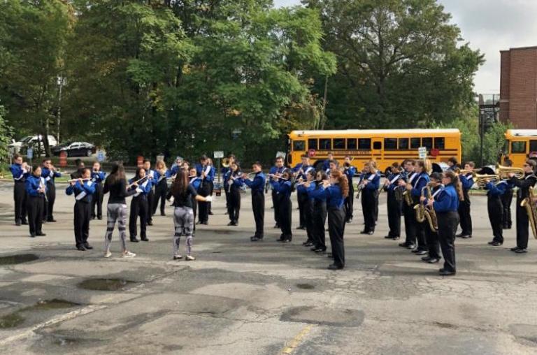 Marching Bulldogs entertain at Sunharbor Marching Bulldogs entertain at Sunharbor