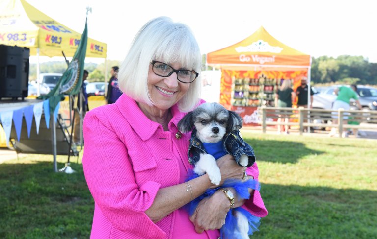 Town officials attend Walk and Wag