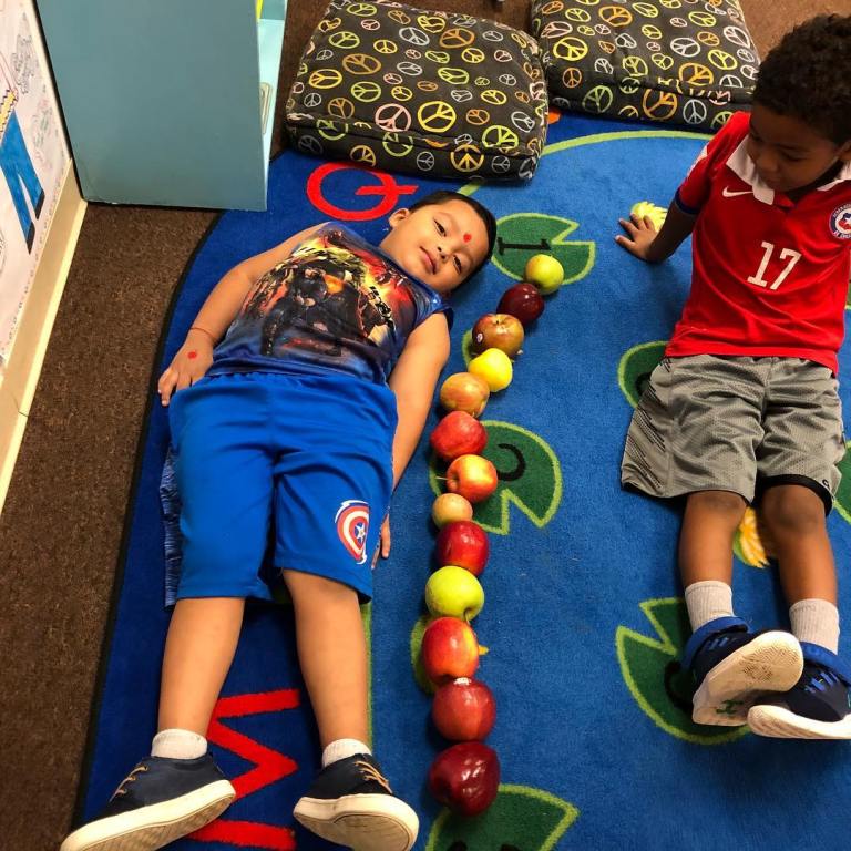 Preschool students use apples to estimate size Preschool students use apples to estimate size