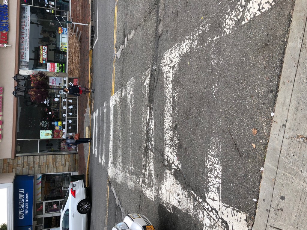 The New Suburbanist: Paint the crosswalk stripes