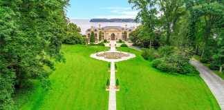 A Kings Point mansion mixing Versailles-style architecture and modern living is on the market for $50 million. (Photo courtesy of Daniel Gale Sotheby's International Realty)