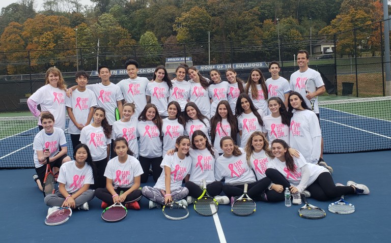 Roslyn girls’ tennis team plays for breast cancer awareness