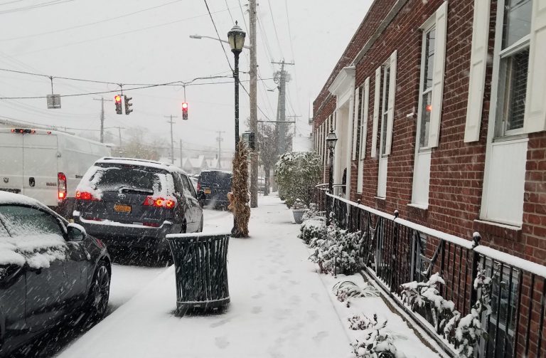 Early snowstorm slaps North Shore with snow, traffic problems