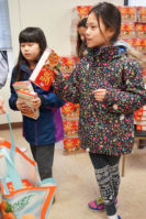 Volunteers of all ages participated in the event. (Photo by Grace Tan)