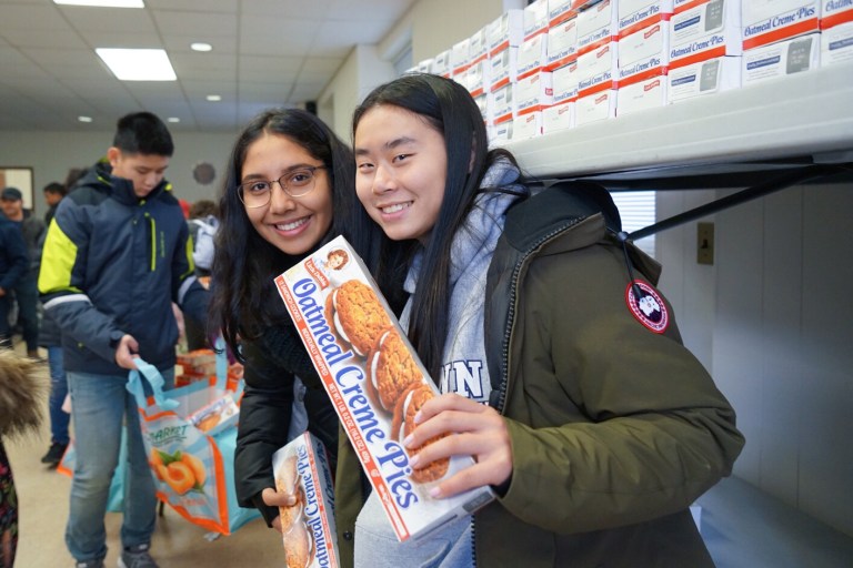 Rotary, community team up to help 1,200 families for Thanksgiving