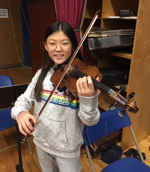 Roslyn students participate in string festival