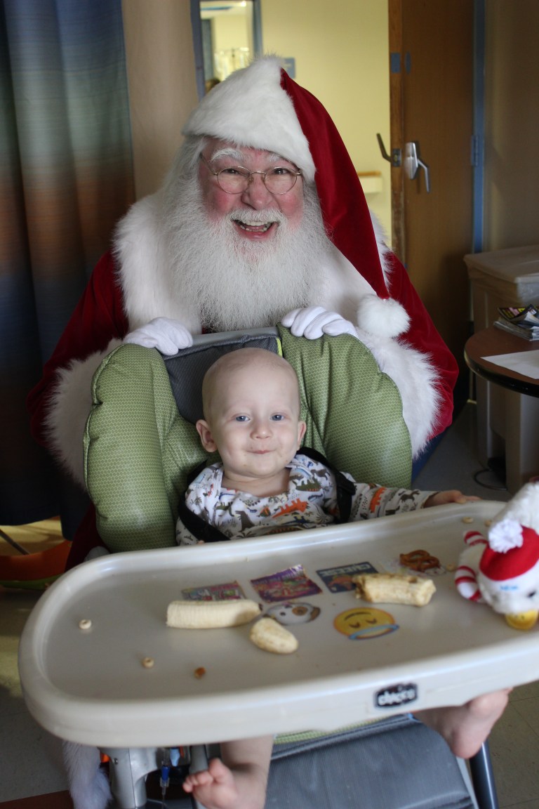 Kris Kringle comes to Cohen Children’s Medical Center