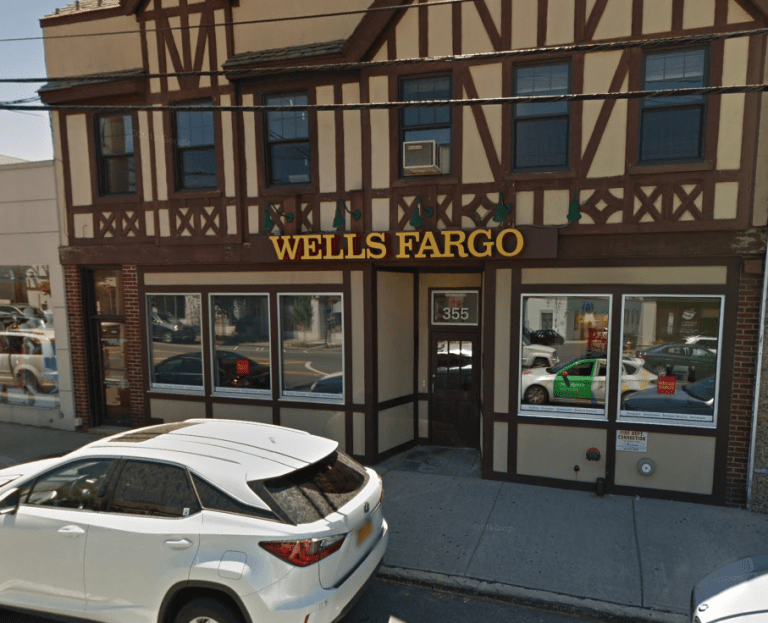 Police report robbery attempt at Wells Fargo on Plandome Road