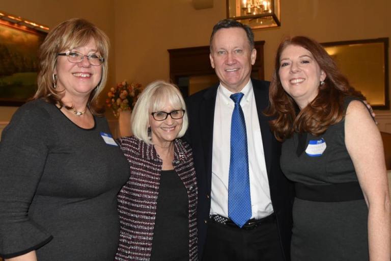 Manhasset Press editor Elizabeth Johnson becomes chamber co-president Manhasset Press editor Elizabeth Johnson becomes chamber co-president