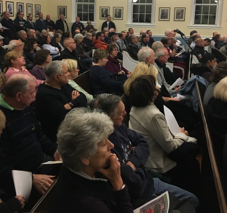 Hundreds of Floral Park residents gather for ‘strategy meeting’