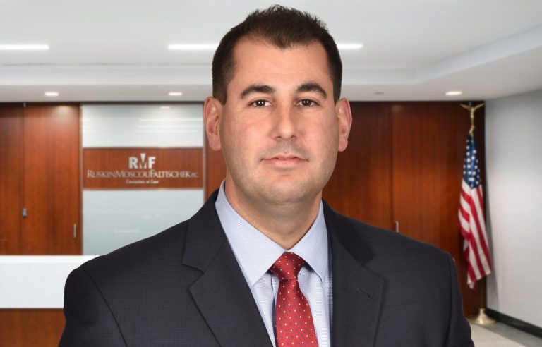 Roslyn’s Matthew Zangwill named area Super Lawyer for 2018 Roslyn’s Matthew Zangwill named area Super Lawyer for 2018