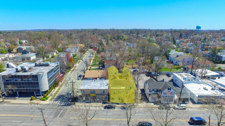 Middle Neck Road property to be transformed into religious center: brokers Middle Neck Road property to be transformed into religious center: brokers