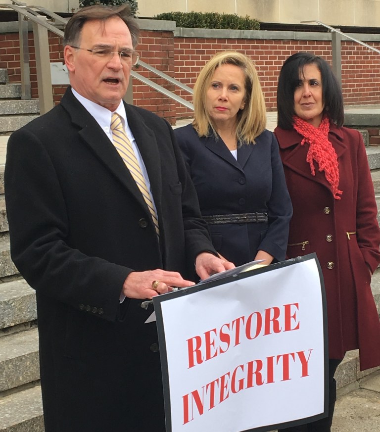 Former Floral Park mayor announces bid for Hempstead Town board