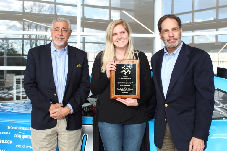 Dealertrack Supports New Hyde Park-Mineola Runners Club’s Annual 8K Race and Community Event