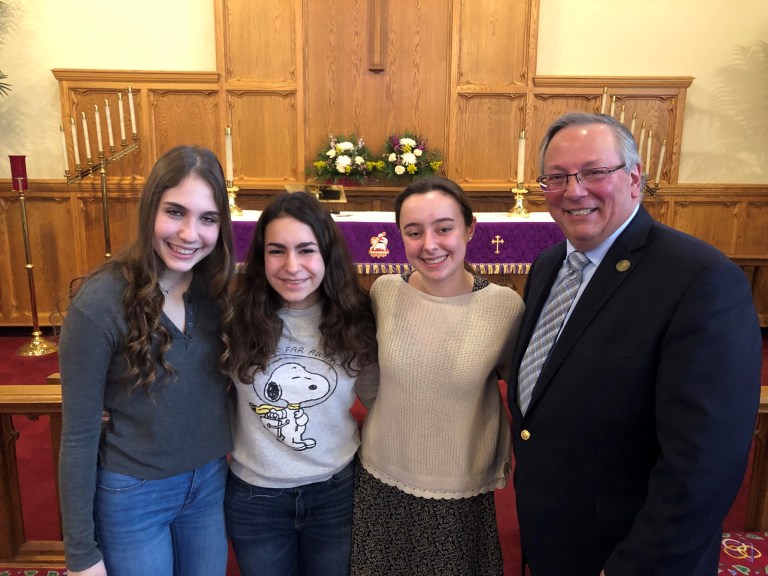 D’Urso gives Lenten talk at Manhasset church