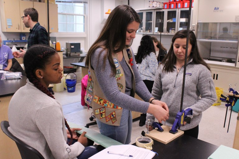 Hofstra hosts 3rd Annual Girls in Engineering Day Hofstra hosts 3rd Annual Girls in Engineering Day