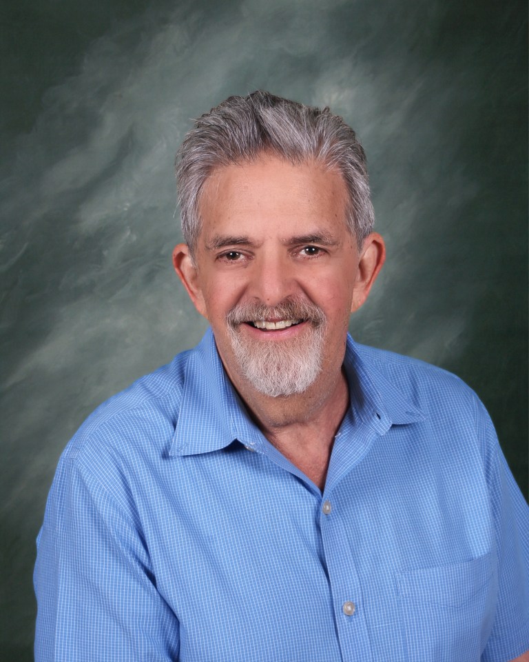Harvard Club of Long Island honors Manhasset Middle School teacher Robert Klang Harvard Club of Long Island honors Manhasset Middle School teacher Robert Klang