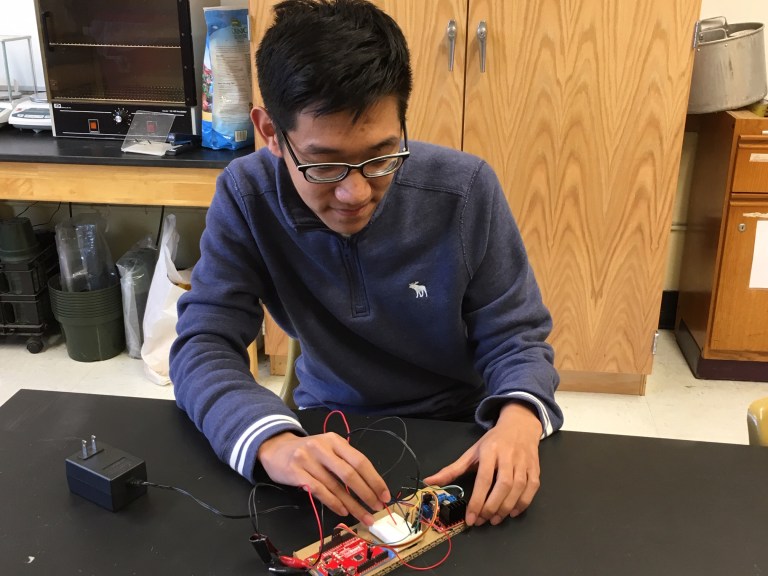 Roslyn High School senior qualifies for International Science and Engineering Fair Roslyn High School senior qualifies for International Science and Engineering Fair