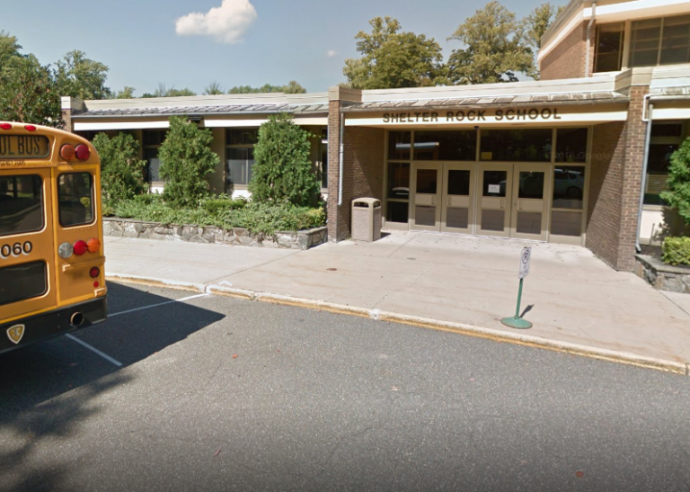 Manhasset elementary schools review parents’ lunch duty