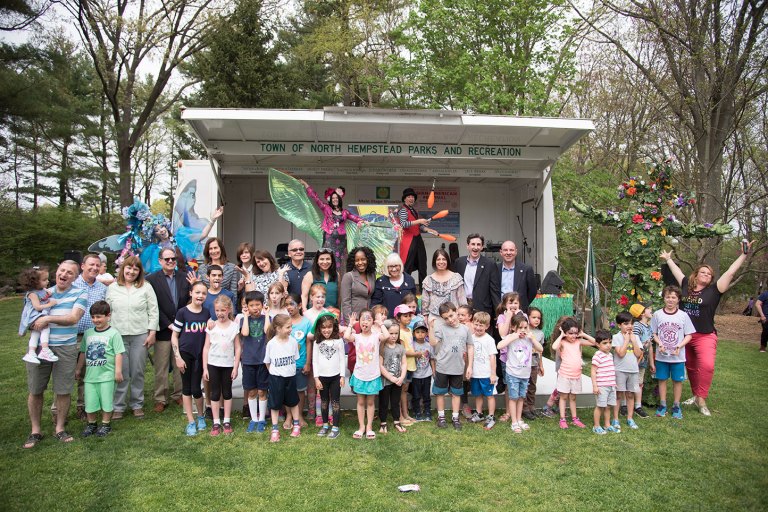 Spring Festival returns to Clark Garden Spring Festival returns to Clark Garden