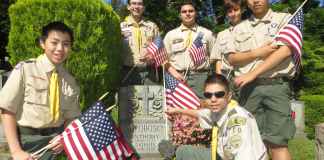 Every year on the Saturday before Memorial Day, Great Neck's Boy Scouts place flags on the graves of veterans. Many of these markers, however, have gone missing. (Photo courtesy of Donald Panetta)