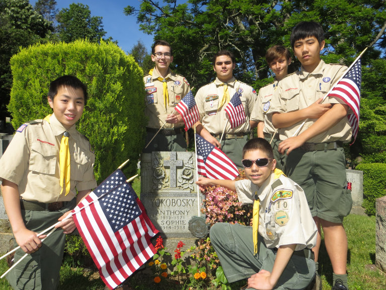 Veterans markers go missing at Great Neck cemetery