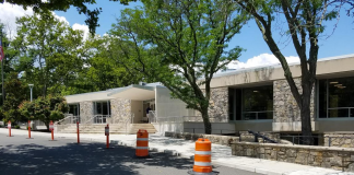 Great Neck Library's Main Library on Bayview Avenue. (Photo by Janelle Clausen)