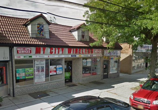 Williston Park cell phone business burglarized Williston Park cell phone business burglarized
