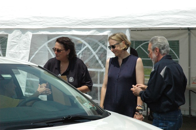 Great Neck Water Pollution Control District Commissioner Patty Katz, Town of North Hempstead Councilwoman Veronica Lurvey and Great Neck Water Pollution Commissioner Steve Reiter greet Great Neck Plaza Mayor Jean Celender during the recent Shed the Meds drive-thru event. (Photo courtesy of Great Neck Water Pollution Control District)
